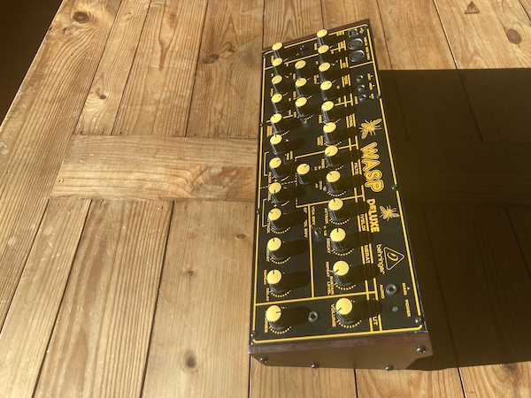 Behringer Wasp Deluxe