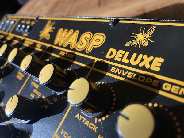 Behringer Wasp Deluxe