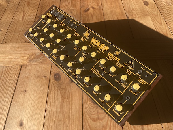 Behringer Wasp Deluxe